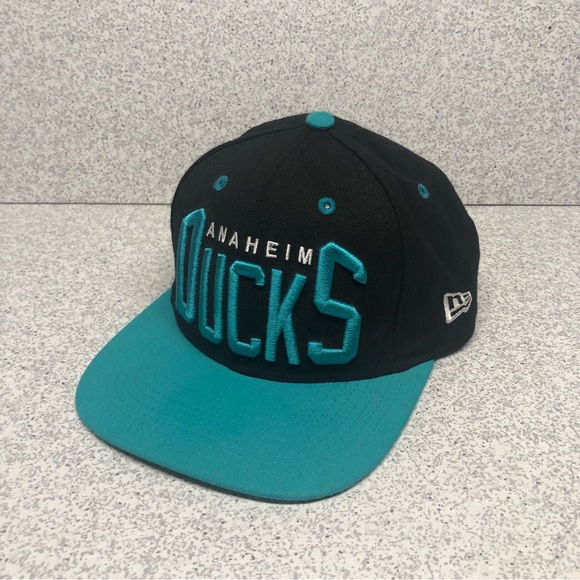 Anaheim Ducks NHL 9Fifty New Era Hat Snapback Hockey Adjustable Black Spellout - Picture 1 of 10